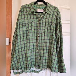 We The Free Green Plaid Button Down Shirt size M